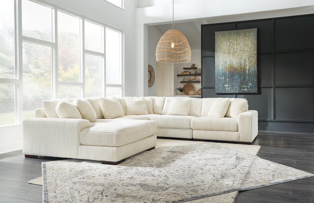 Five Star Furniture - Lindyn Sectional with Chaise