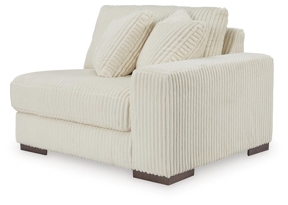 Five Star Furniture - Lindyn Sectional with Chaise
