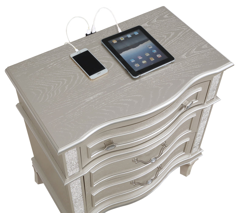 Five Star Furniture - Evangeline 3-drawer Nightstand Silver Oak