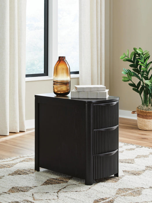 Five Star Furniture - Camdill Chairside End Table