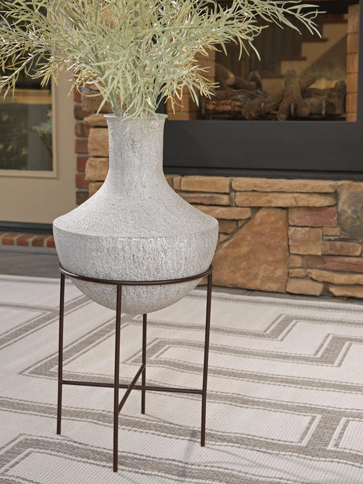 Five Star Furniture - Estonbank Vase