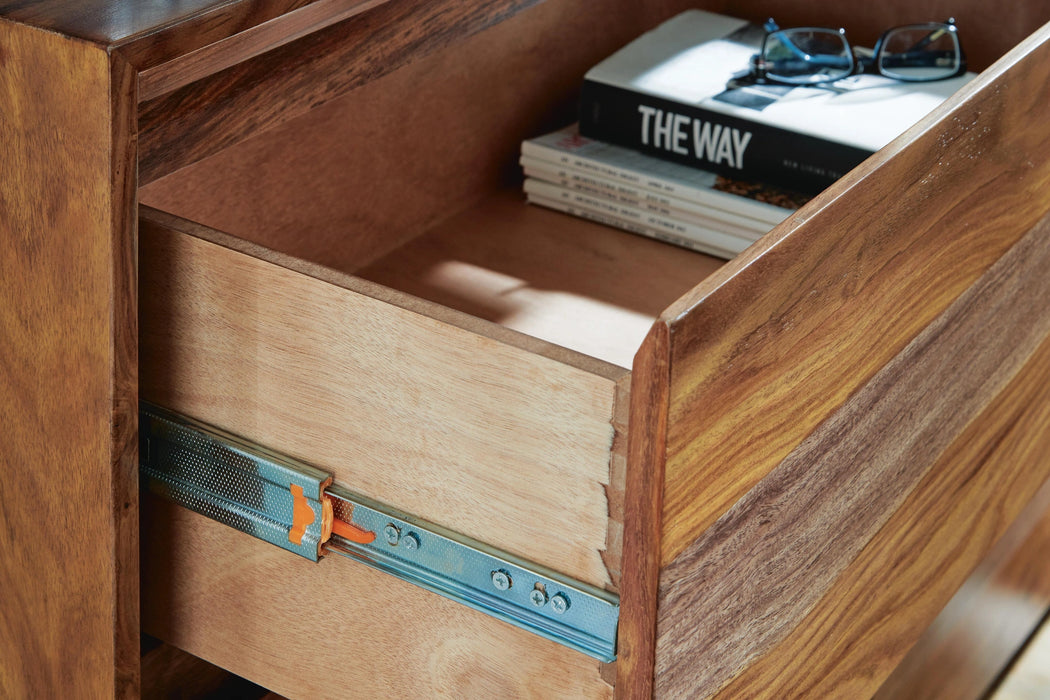Five Star Furniture - Dressonni Chest of Drawers