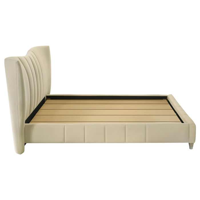Five Star Furniture - Evelyn Panel Platform Bed