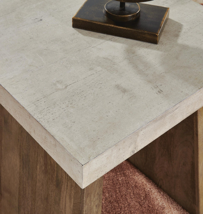 Five Star Furniture - Brendalhouse End Table