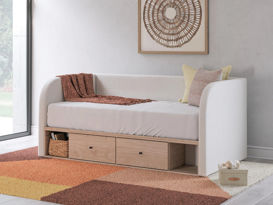 Five Star Furniture - Arloster Upholstered Bed