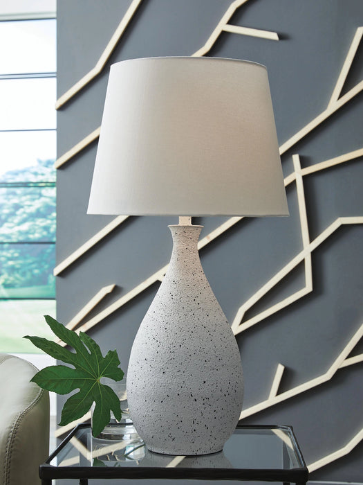 Five Star Furniture - Wyattford Table Lamp