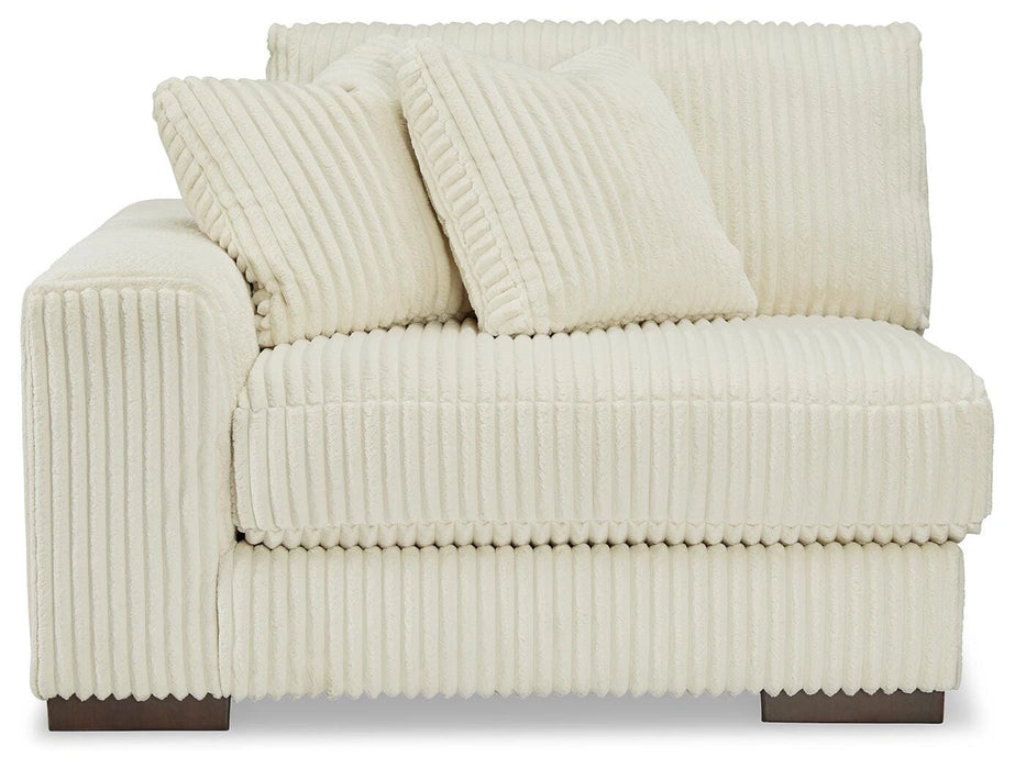 Five Star Furniture - Lindyn Sectional with Chaise