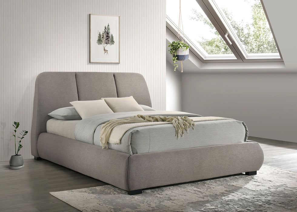 Five Star Furniture - Mokena Panel Platform Bed
