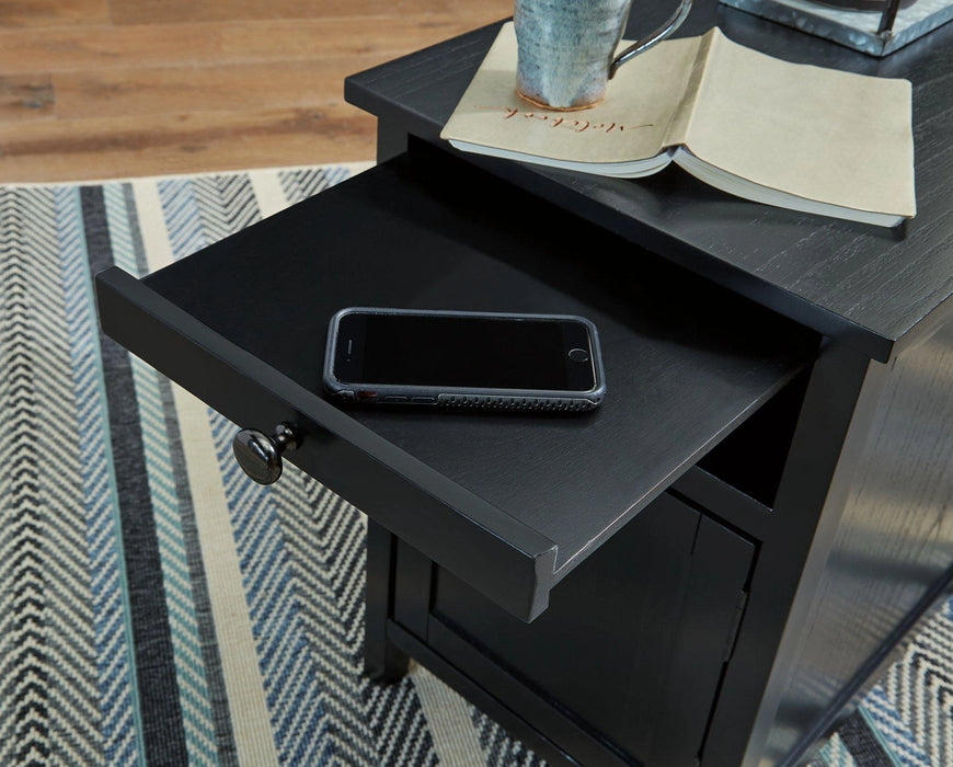 Five Star Furniture - Treytown Chairside End Table