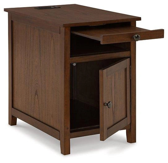 Five Star Furniture - Treytown Chairside End Table