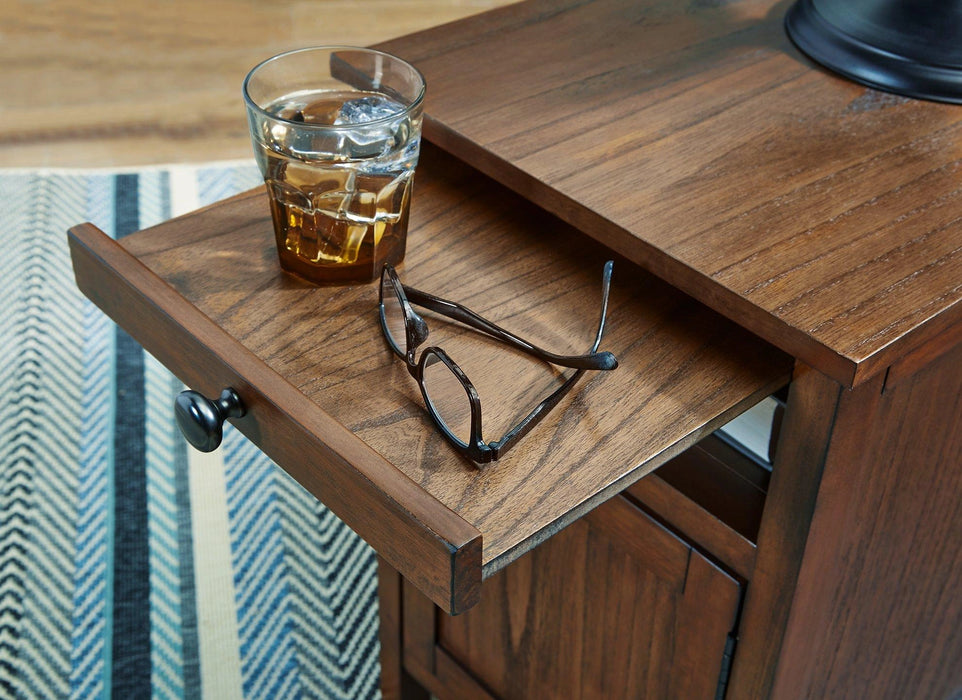 Five Star Furniture - Treytown Chairside End Table