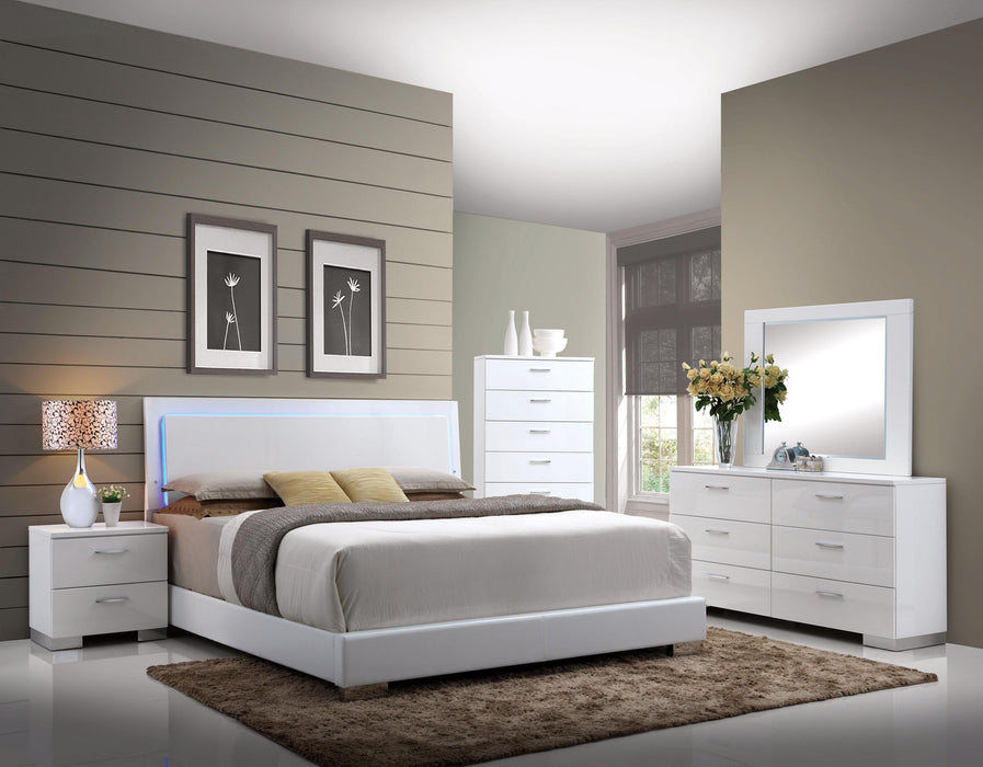 Five Star Furniture - Lorimar White PU & Chrome Leg Queen Bed