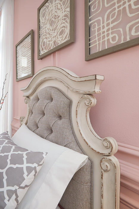 Five Star Furniture - Realyn Upholstered Bed - Five Star Furniture & Mattress (GA)