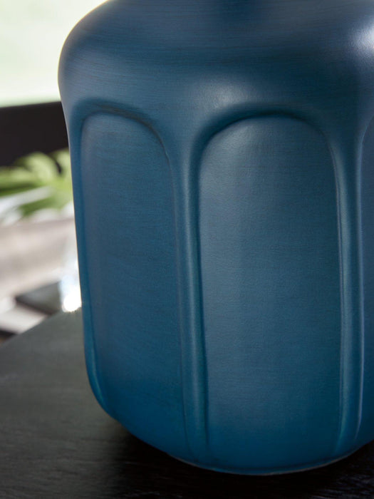 Five Star Furniture - Gierburg Table Lamp