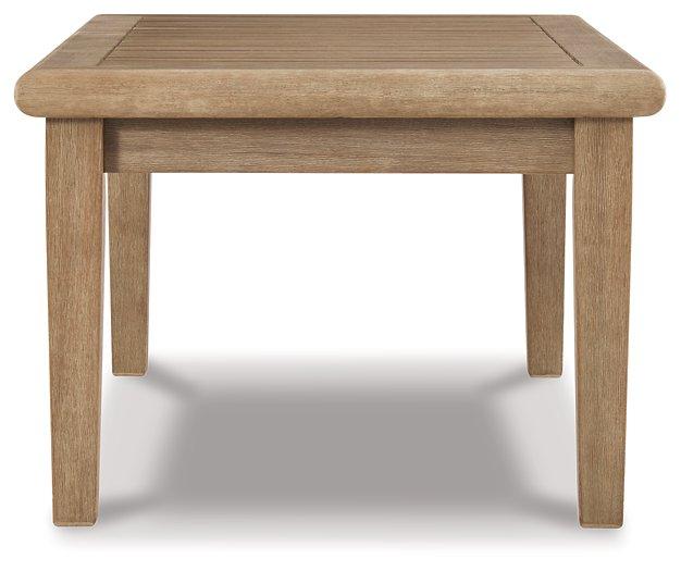 Five Star Furniture - Gerianne Coffee Table - Five Star Furniture & Mattress (GA)