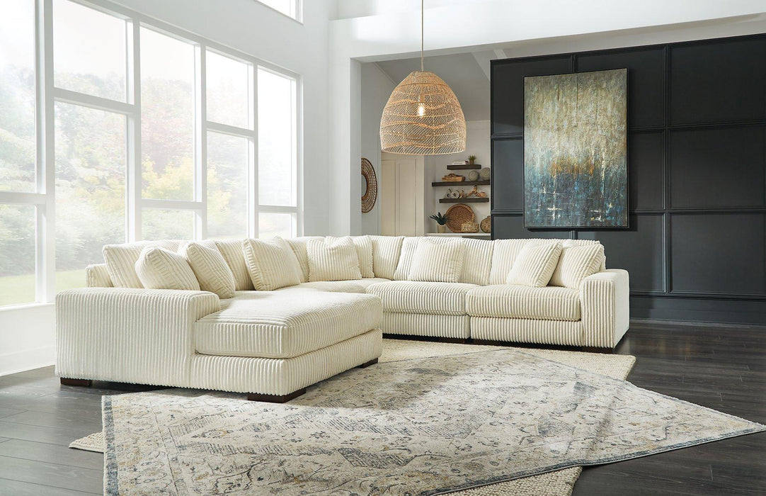 Five Star Furniture - Lindyn Sectional with Chaise