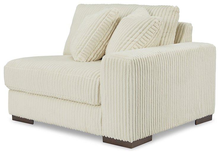 Five Star Furniture - Lindyn Sectional with Chaise
