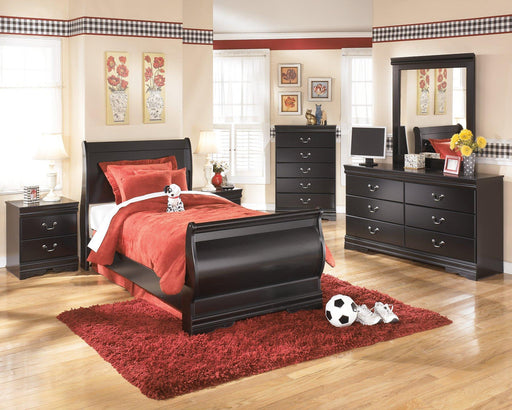 Five Star Furniture - Huey Vineyard Dresser and Mirror - Five Star Furniture & Mattress (GA)