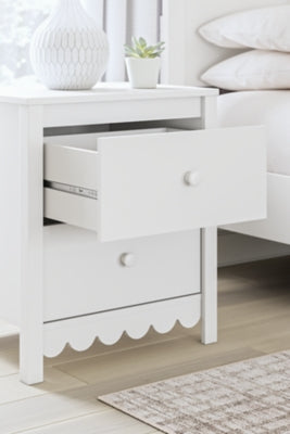 Five Star Furniture - Hallityn Nightstand - Five Star Furniture & Mattress (GA)
