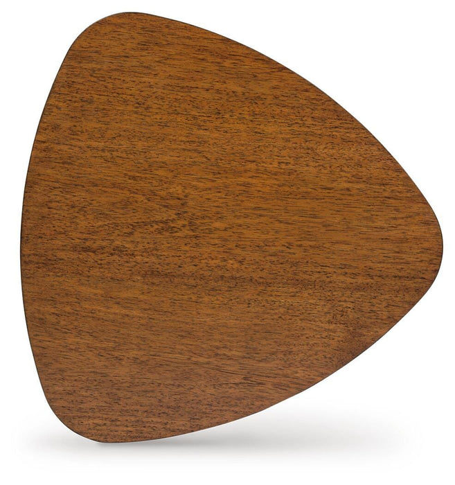 Five Star Furniture - Lyncott Table (Set of 3)