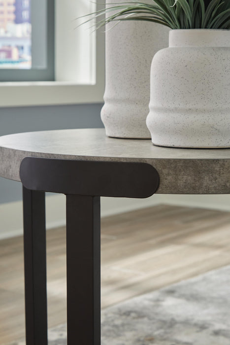 Five Star Furniture - Darthurst Table (Set of 3)