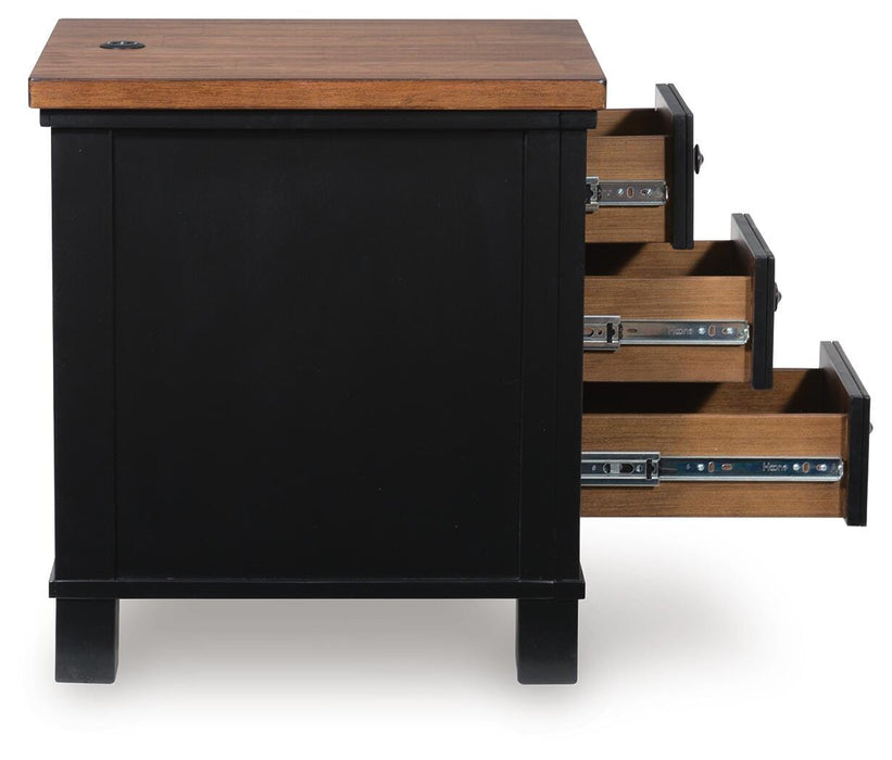 Five Star Furniture - Wildenauer Chairside End Table