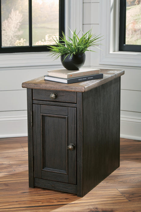 Five Star Furniture - Tyler Creek End Table Set
