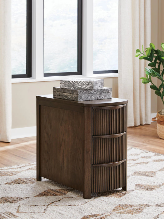 Five Star Furniture - Camdill Chairside End Table