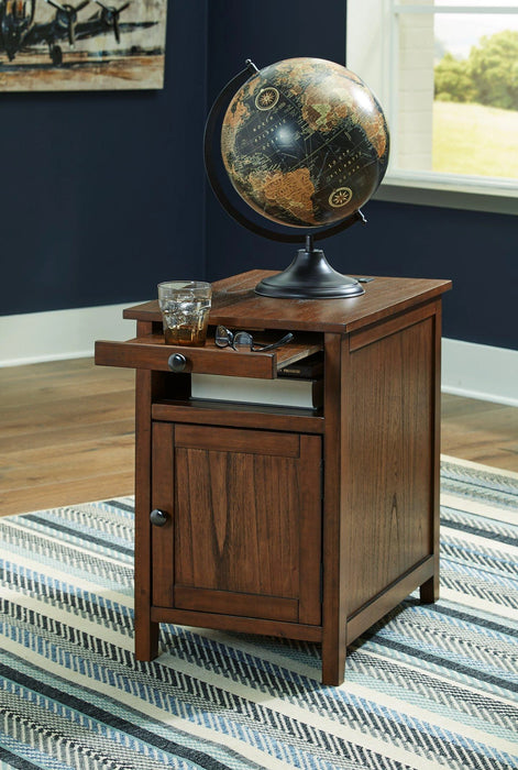Five Star Furniture - Treytown Chairside End Table