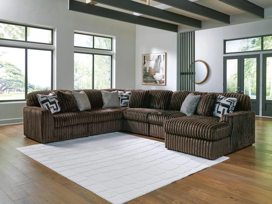 Five Star Furniture - Midnight-Madness Sectional with Chaise