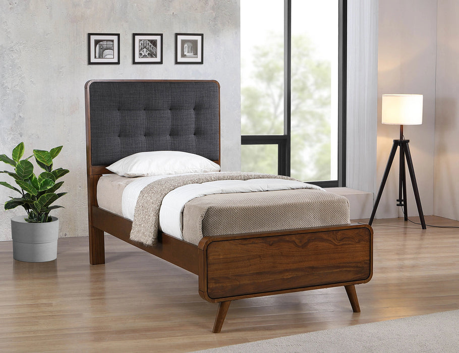 Five Star Furniture - Robyn Panel Platform Bed