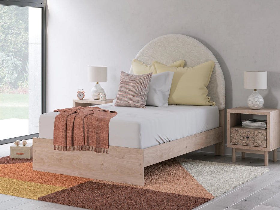 Five Star Furniture - Arloster Upholstered Bed